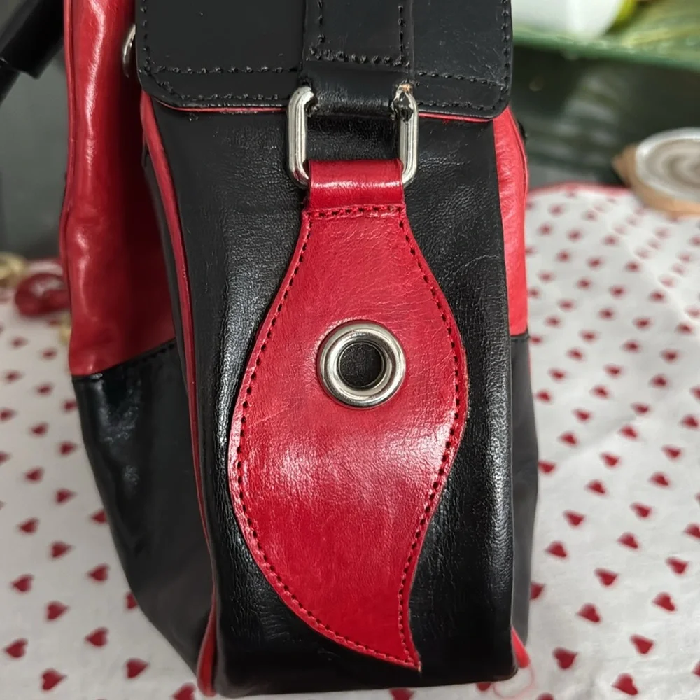 Black and red purse. New in bag from South Africa. - Picture 5 of 9